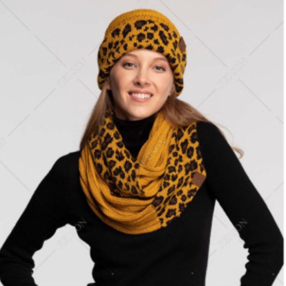 CC leopard infinity scarf - Picture 3 of 3